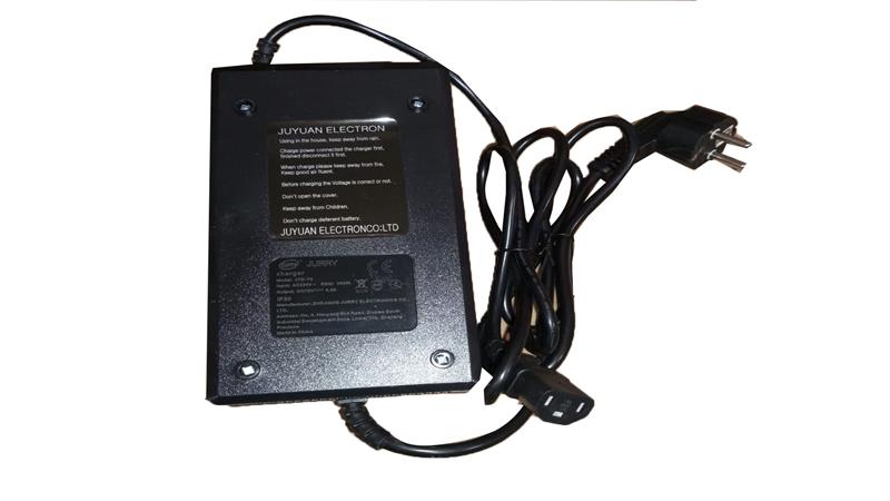 ŞARJ CİHAZI (LUCKIN)